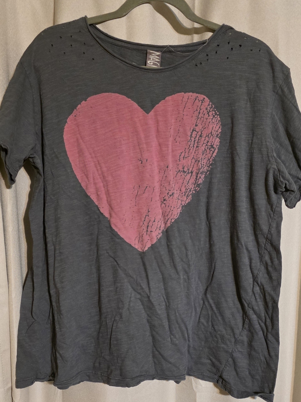 Magnolia Pearl Charcoal Short-Sleeve Tee with Pink Heart